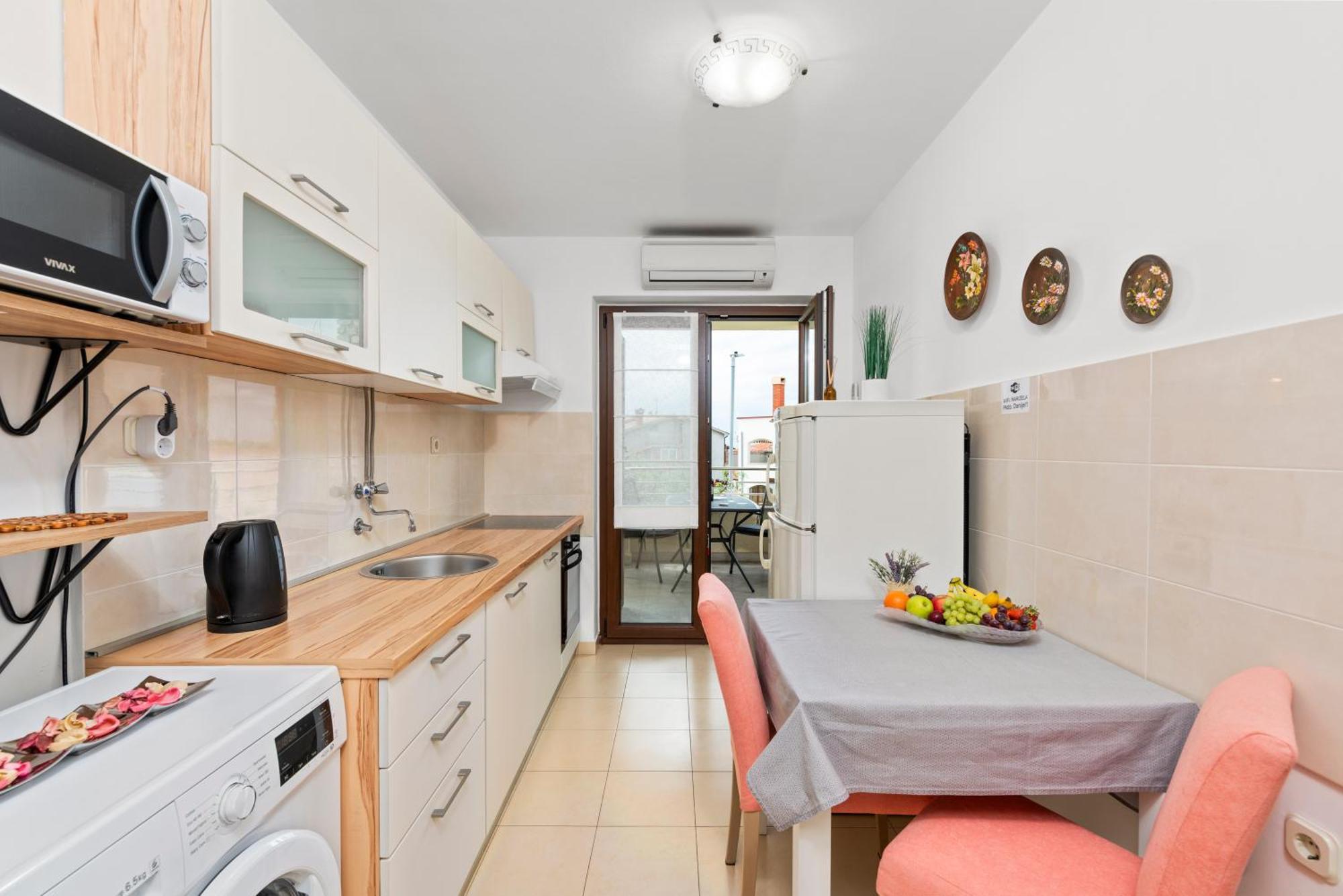 Apartments Marizela ポレッチ エクステリア 写真