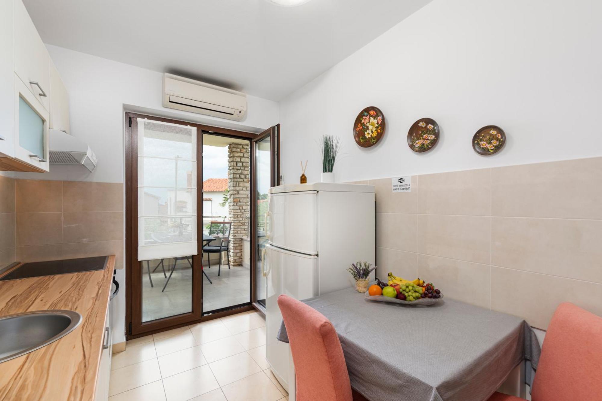 Apartments Marizela ポレッチ エクステリア 写真