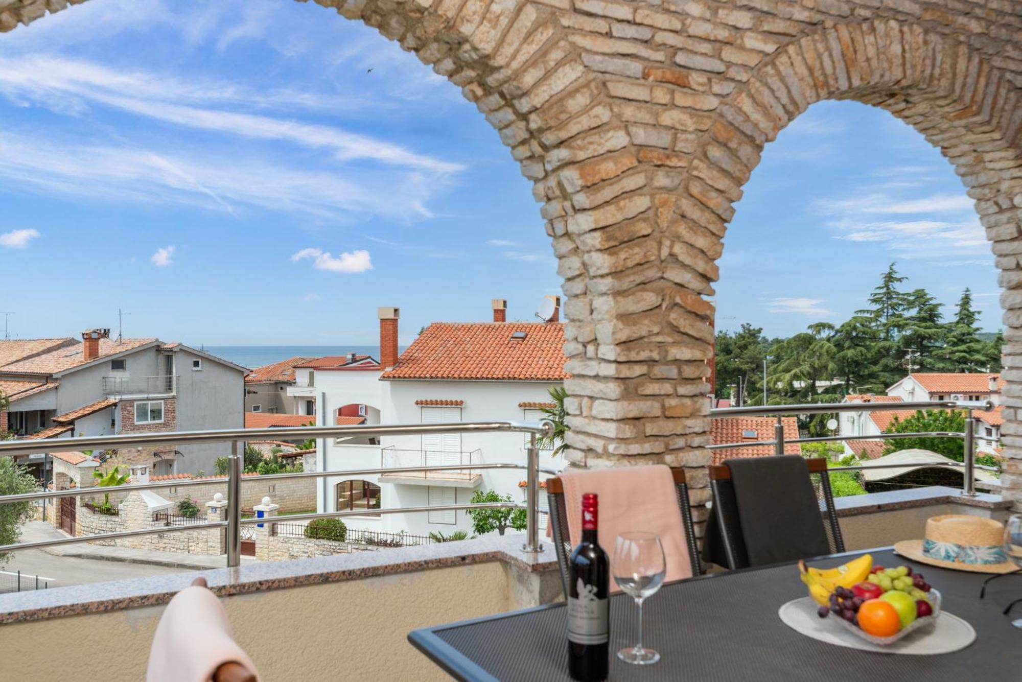 Apartments Marizela ポレッチ エクステリア 写真