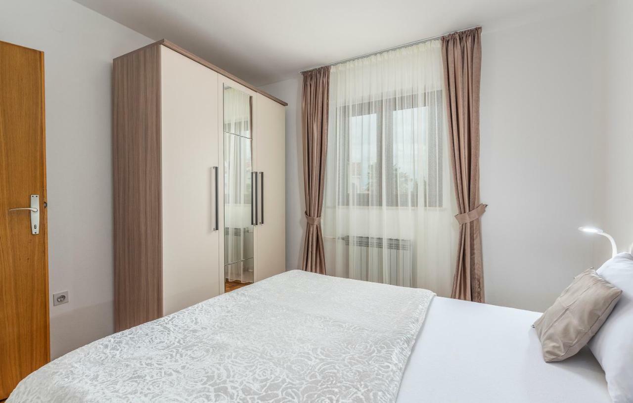 Apartments Marizela ポレッチ エクステリア 写真