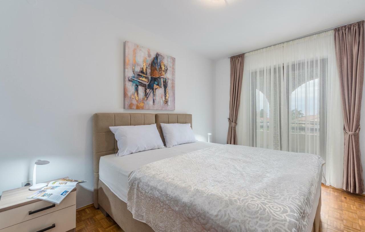 Apartments Marizela ポレッチ エクステリア 写真