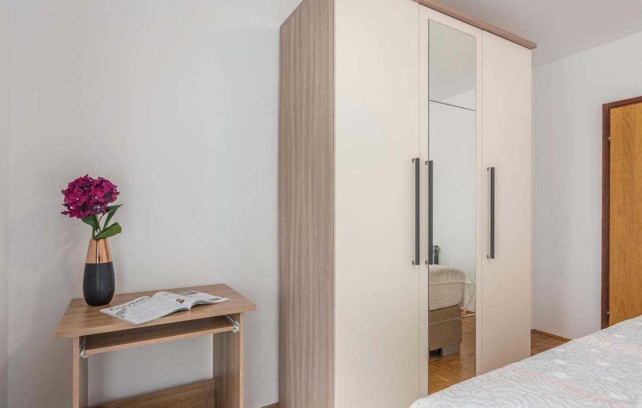Apartments Marizela ポレッチ エクステリア 写真