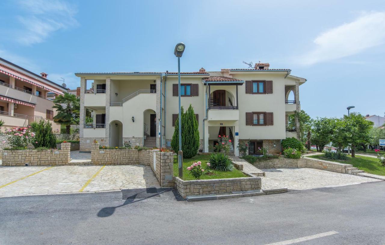 Apartments Marizela ポレッチ エクステリア 写真