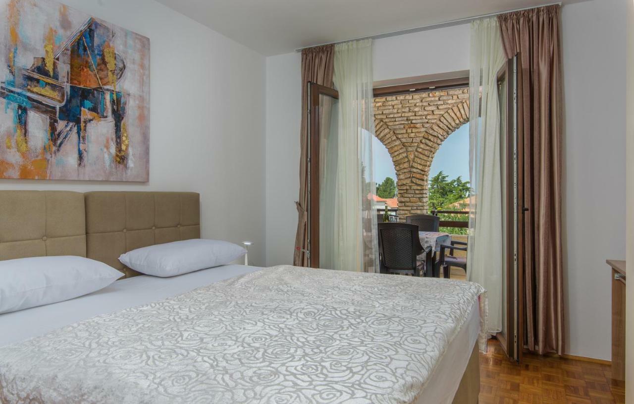 Apartments Marizela ポレッチ エクステリア 写真