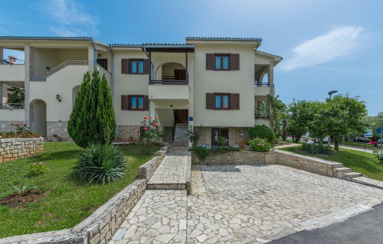Apartments Marizela ポレッチ エクステリア 写真